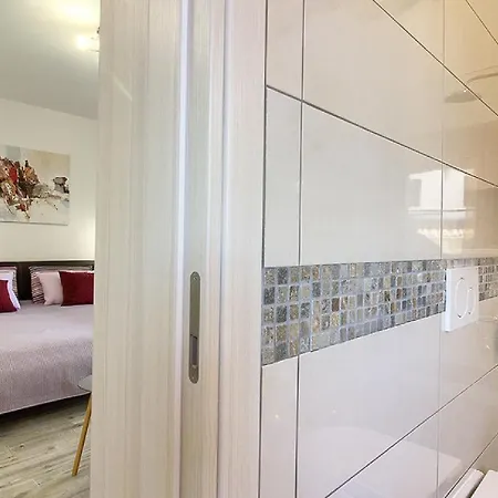 Villa Spacious With Private Pool, Bbq, Fenced Yard, Summer Kitchen, Beautiful Beaches Nearby