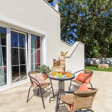 Villa Spacious With Private Pool, Bbq, Fenced Yard, Summer Kitchen, Beautiful Beaches Nearby