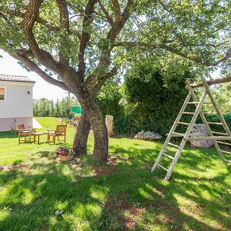 Spacious With Private Pool, Bbq, Fenced Yard, Summer Kitchen, Beautiful Beaches Nearby Villa *